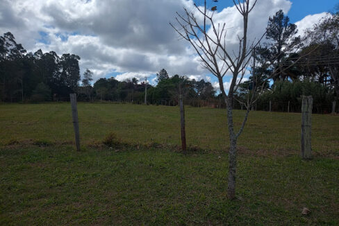 cercada com cerca de arame